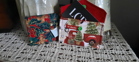 Lynn's Embroidery - Christmas gift card pouch - 1