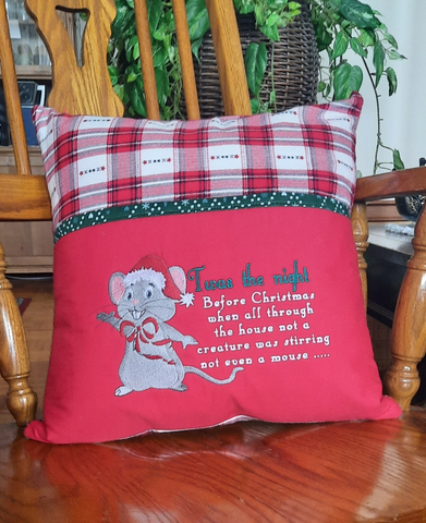 Lynn's Embroidery - Christmas Reading Pillow Mouse - 1